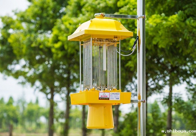 太阳能杀虫灯.jpg